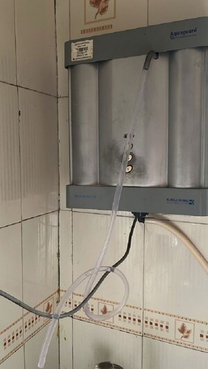 Bathroom in 1 BHK Apartment at Juhu – for Rent