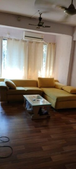 1 BHK + Pooja Room Apartment For Rent in Juhu