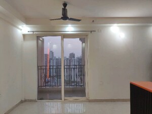 Room in 3 BHK Apartment at Signature Global Golf Greens, Sector 79 – for Sale
