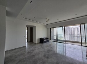 Room in 4 BHK Apartment at Prestige Jasdan Classic, Mahalaxmi – for Rent