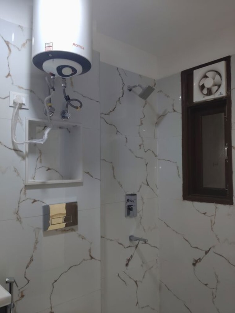 Bathroom, chattarpur 3 Bedroom 1200 Sq.Ft. Builder Floor In Chattarpur Delhi 10210131