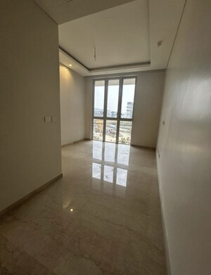 Room in 3 BHK Apartment at Bandra Kurla Complex – for Rent