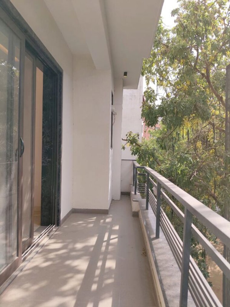 Balcony, dlf-atria 3 Bedroom 3000 Sq.Ft. Builder Floor In Dlf Phase ii Gurgaon 10210183