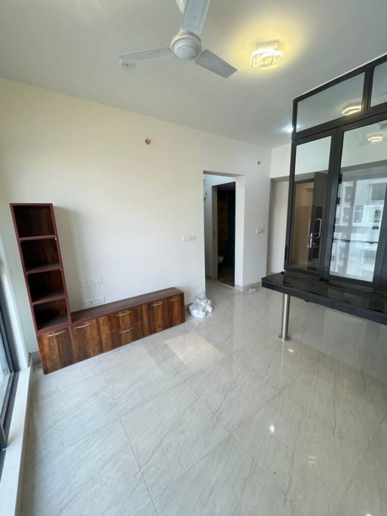 Room, lodha-crown-quality-homes 1 Bedroom 317 Sq.Ft. Apartment In Majiwada Thane 10210166