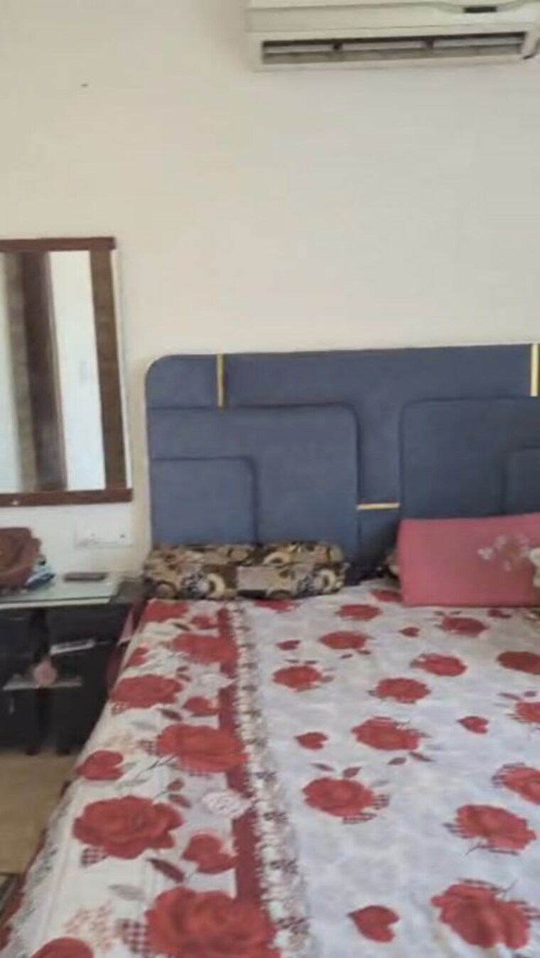 Bedroom, sector 89 3 Bedroom 150 Sq.Yd. Builder Floor In Sector 89 Faridabad 10210190