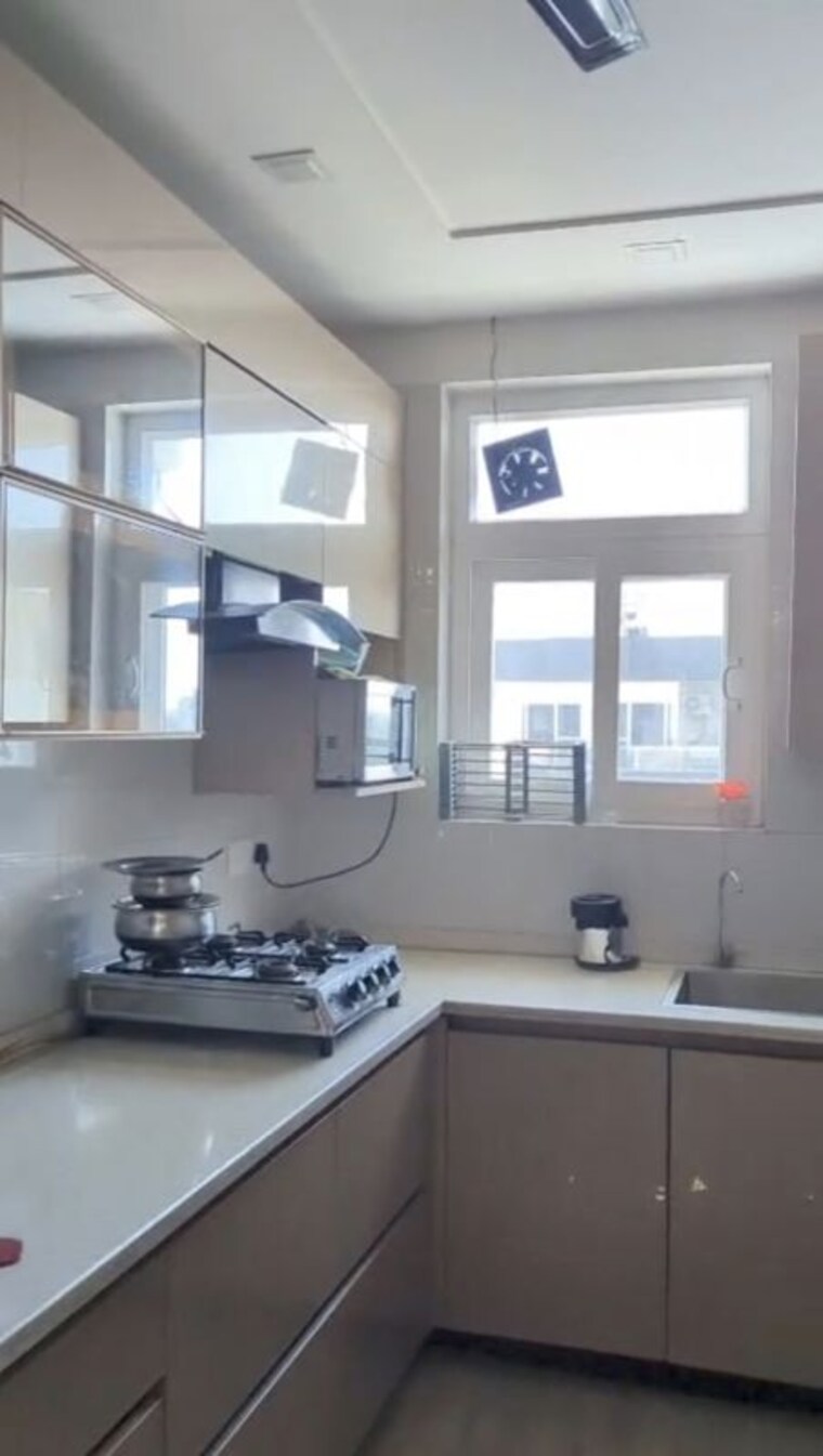 Kitchen, sector 89 3 Bedroom 150 Sq.Yd. Builder Floor In Sector 89 Faridabad 10210190