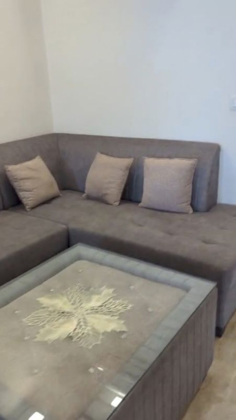 Living Room, sector 89 3 Bedroom 150 Sq.Yd. Builder Floor In Sector 89 Faridabad 10210190