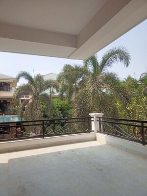 Balcony in 6 BHK Villa at Tellapur – for Rent