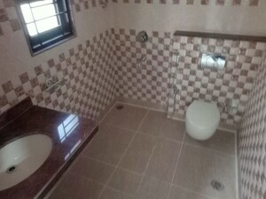 Bathroom in 6 BHK Villa at Tellapur – for Rent