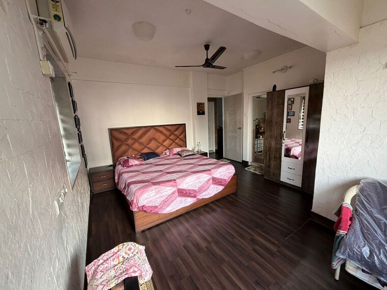 Bedroom, bandra west 3 Bedroom 1100 Sq.Ft. Apartment In Bandra West Mumbai 10210189