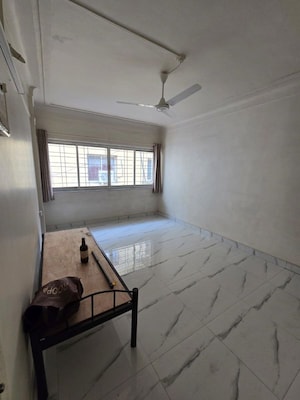 Room in 1 BHK Apartment at Anand Park Aundh, Aundh – for Rent