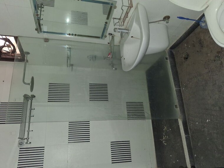 Kitchen, rajouri garden 3 Bedroom 200 Sq.Yd. Builder Floor In Rajouri Garden Delhi 10210360