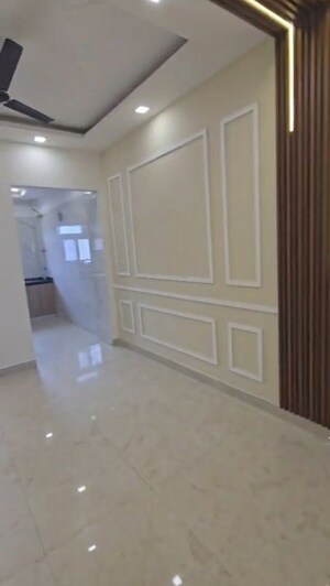 Room in 3 BHK Builder Floor at Puri Kohinoor Emporium, Sector 89 – for Sale