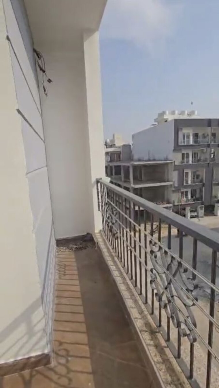 Balcony, puri-kohinoor-emporium 3 Bedroom 150 Sq.Yd. Builder Floor In Sector 89 Faridabad 10210444