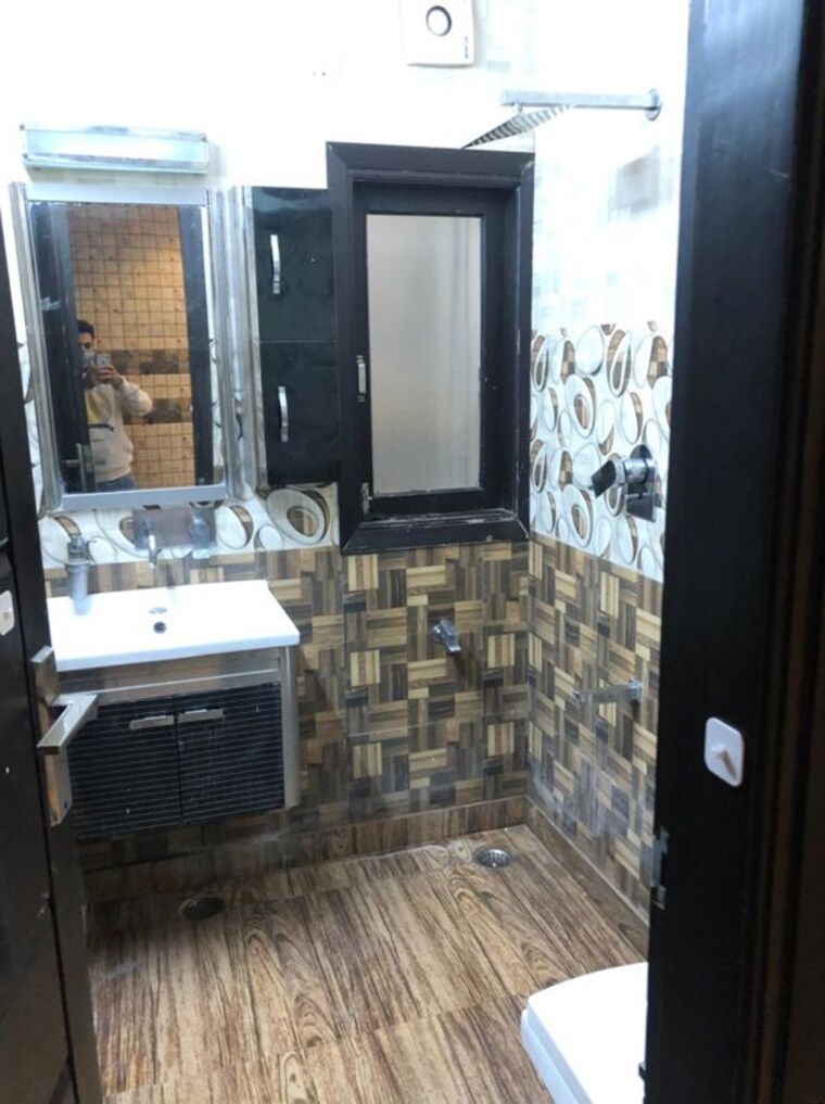 Living Room, subhash nagar 2 Bedroom 100 Sq.Yd. Builder Floor In Subhash Nagar Delhi 10210458
