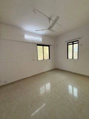 Room in 2 BHK Apartment at Andheri West – for Rent
