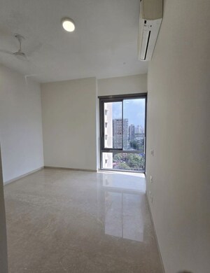 Room in 3 BHK Apartment at Piramal Mahalaxmi, Mahalaxmi – for Rent