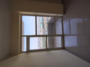 Room in 3 BHK Apartment at Pyramid Altia, Sector 70 – for Rent