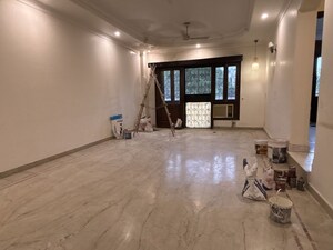 Room in 3 BHK Builder Floor at Malviya Nagar – for Rent