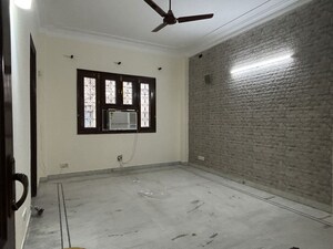 Room in 3 BHK Builder Floor at Malviya Nagar – for Rent