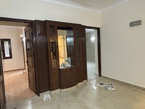 Room in 3 BHK Builder Floor at Malviya Nagar – for Rent