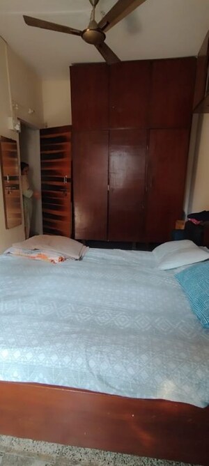 Bedroom in 1 BHK Apartment at Bandra West – for Rent