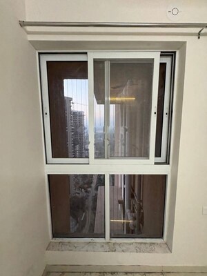 Room in 2 BHK Apartment at Godrej Green Vistas, Mahalunge – for Rent