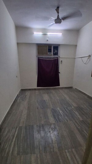 Hall in 1 BHK Apartment at Raheja Township, Malad East – for Rent