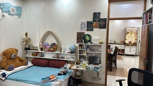 Room in 3 BHK Apartment at Dew Drop Apartments, Sector 47 – for Rent