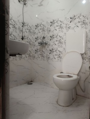 Bathroom in 2 BHK Builder Floor at Karolan Ka Barh – for Rent