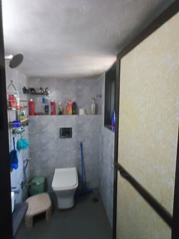 Bathroom, raunak-charnamrut-chs 2 Bedroom 550 Sq.Ft. Apartment In Ghodbunder Road Thane 10210987