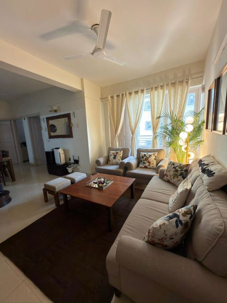 Living Room, tulip-orange 3 Bedroom 1137 Sq.Ft. Apartment In Sector 70 Gurgaon 10210994