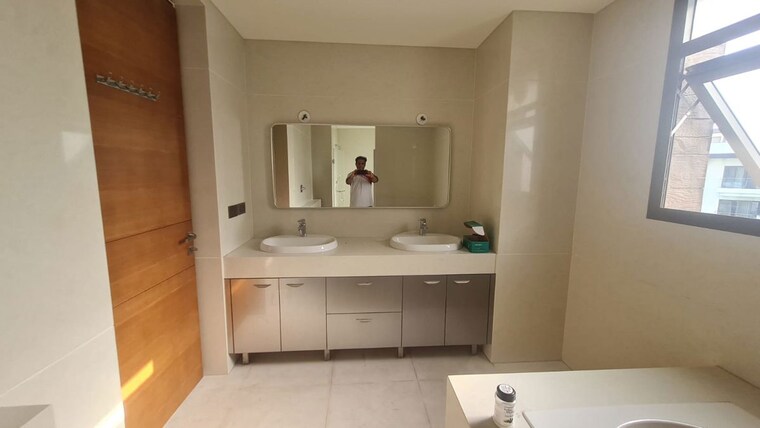 Kitchen, sobha-international-city-phase-3 5 Bedroom 500 Sq.Yd. Villa In Sector 109 Gurgaon 10210997