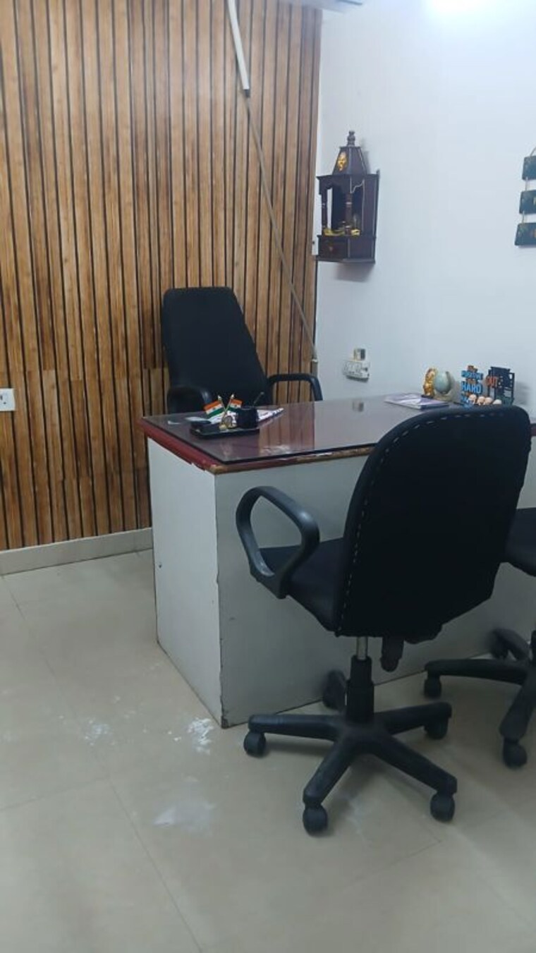 Team Area, sector 16 Commercial Office Space 300 Sq.Ft. In Sector 16 Noida 10211004