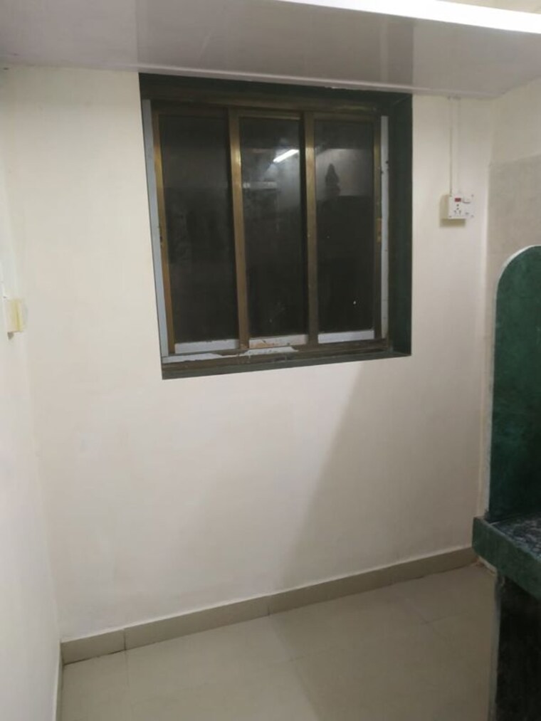 Room, kelipada-chs 1 RK 310 Sq.Ft. Apartment In Kandivali East Mumbai 10211010