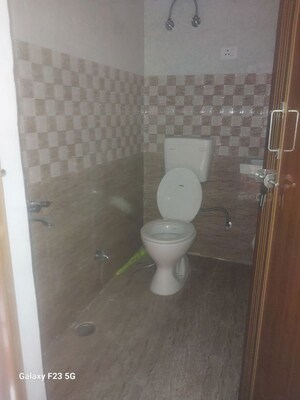 Bathroom in 2 BHK Villa at Gomti Nagar – for Rent