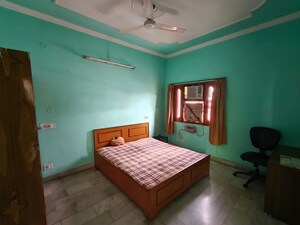 1 BHK Independent House For Rent in Sector 17