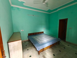 Bedroom in 1 BHK Independent House at Sector 17 – for Rent