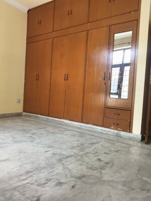 Room in 3 BHK Builder Floor at Ansal Plaza Sector-23, Sector 23 – for Rent