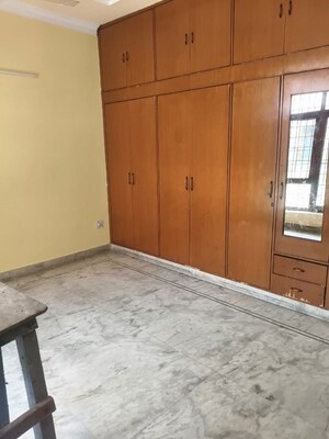 Room in 3 BHK Builder Floor at Ansal Plaza Sector-23, Sector 23 – for Rent