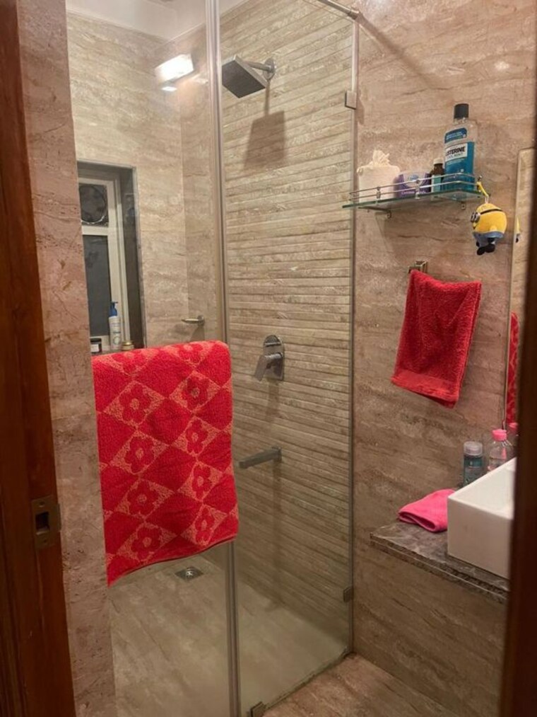 Bathroom, khar west 2 Bedroom 760 Sq.Ft. Apartment In Khar West Mumbai 10211015