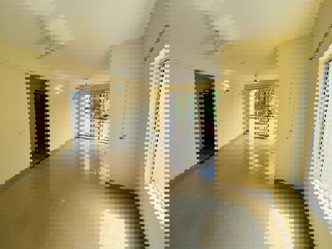 3.5 BHK + Pooja Room,Servant Room 1750 Sq.Ft. Apartment in Unitech Nirvana Country Cedar Crest