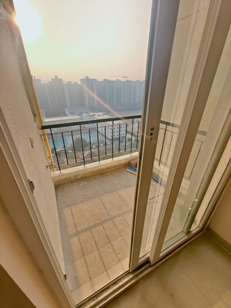 Balcony, amrapali-dream-valley 2 Bedroom 805 Sq.Ft. Apartment In Tech Zone 4 Greater Noida Greater Noida 10211170