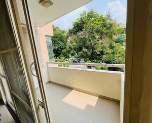 Balcony in 3.5 BHK Apartment at Unitech Nirvana Country Cedar Crest, Sector 50 – for Rent