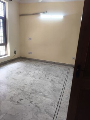 Room in 2 BHK Builder Floor at Ansal Plaza Sector-23, Sector 23 – for Rent