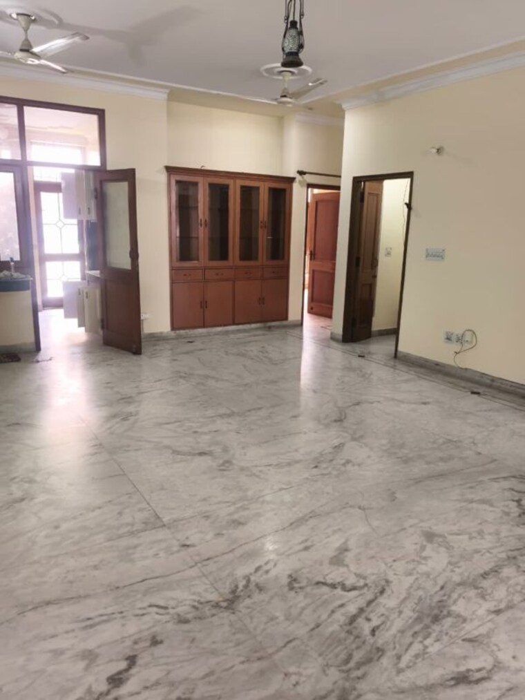 Room, ansal-plaza-sector-23 2 Bedroom 1000 Sq.Ft. Builder Floor In Sector 23 Gurgaon 10211192