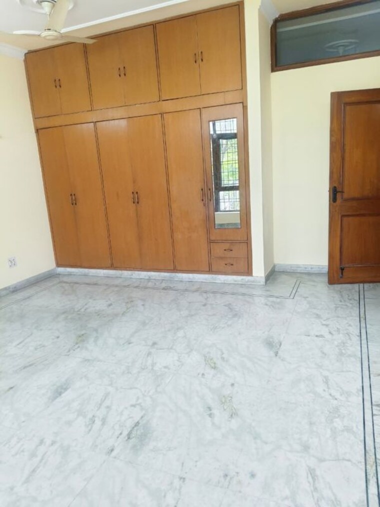 Room, ansal-plaza-sector-23 2 Bedroom 1000 Sq.Ft. Builder Floor In Sector 23 Gurgaon 10211192