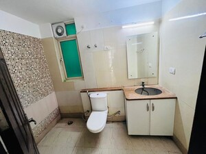 Bathroom in 3.5 BHK Apartment at Unitech Nirvana Country Cedar Crest, Sector 50 – for Rent