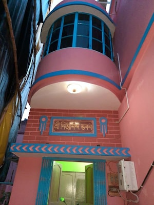 Furnished Amenities in 6 BHK Independent House at Kanchrapara – for Sale