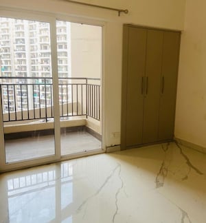 Room in 3 BHK Apartment at Ace Divino, Sector 1 Greater Noida – for Rent